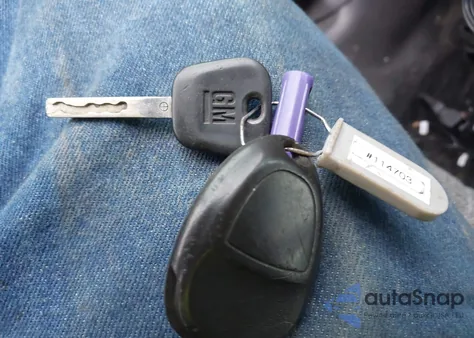 2017 Chevrolet Express 2500 Work Van z USA, uszkodzony, nr VIN 1GCWGAF18H1321477